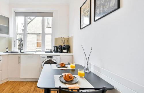 Huge 2 Bedrooms 3 Beds! Covent GDN 3 min to subway - Foto 8