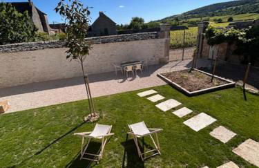 Au 8 à Meursault, Magnifique maison Bourguignonne au pied des vignes, jardin, places de parking privée - Foto 36