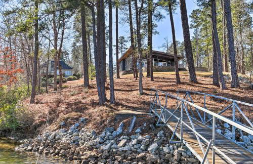 Luxe Lake House with Pool and Dock on Deep Water Cove! - Foto 39