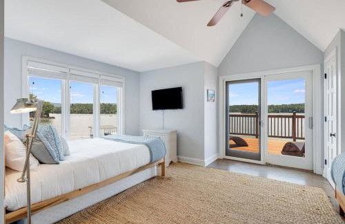 North Shore Lake - Lakefront Escape, Dock Access and Mountain Views! - Photo 21