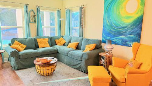 Walk Downtown, Private Parking, Short Drive to Beach & NAS - Foto 4