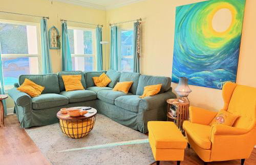 Walk Downtown, Private Parking, Short Drive to Beach & NAS - Foto 4