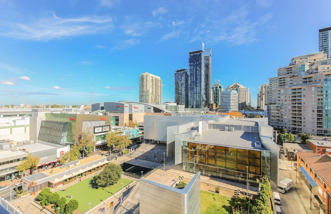 2 Bedroom Modern Apartment in Chatswood - Photo 16