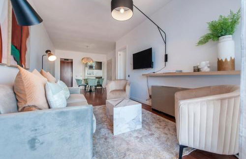 Tu Escapada Urbana - Plaza de Castilla III, Diseño y Localización - Photo 14