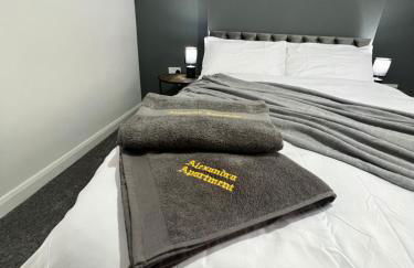 Alexandra Apartment -Secured Parking -2 Bedrooms - Photo 4