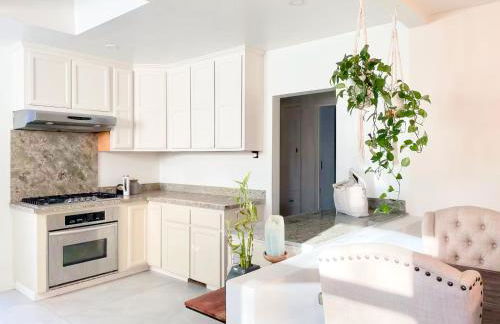 Minimalist Luxury Home With Botanic Garden - Foto 22