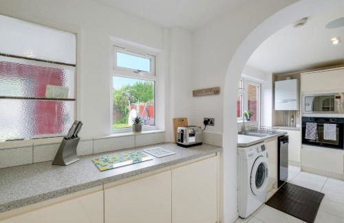 Elegant 5 Bed Home with Garden & Parking - Slough - Foto 30