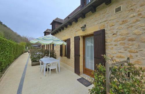 Charmante maison à Domme avec WiFi près de la Dordogne - FR-1-616-66 - Photo 1