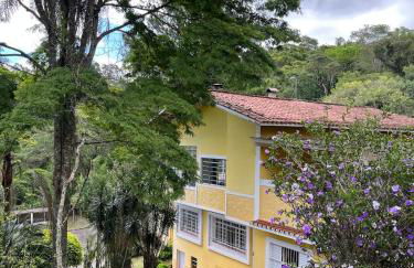 Chácara Casa Amarela - estrutura completa de lazer - ambientes elegantes e exclusivos - campo de futebol e bocha - piscina - lareiras - 10 min Rota do Vinho - Foto 45