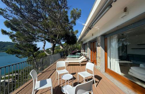 Modern and Elegant apartment with a spacious sea view terrace overlooking Palmaria Island Bright designer interiors Fully equipped Up to 6 guests Private parking Aircon All the comforts for a perfect stay - Foto 53