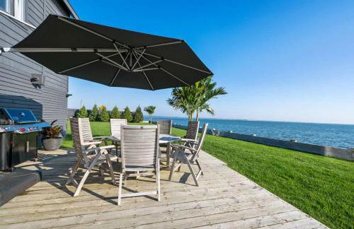 Black Swan- Beachfront Home with Year-Round Jacuzzi - Foto 32