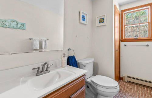 Lovely House 5 Min to Beach with Deck Grill and Garage - Foto 33