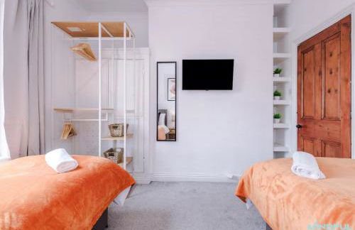 5BR House, Sleeps 10 guests - Free Parking - Business & Contractor Stays - Foto 23