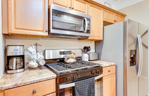 Relaxing Lincoln Condo with Fireplace and Shuttle - Foto 10