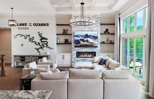 Magazine-Featured Mansion, Golf Green, Casino, etc - Foto 42