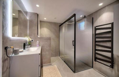 Cannes Luxury Rental - Stunning sea front apartment - Foto 11