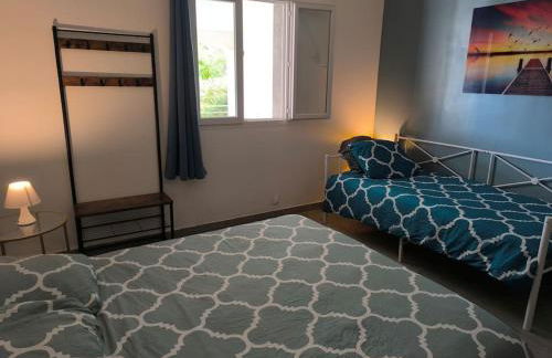 Rez de Villa au calme piscine chauffée, terrain pétanque - Photo 10