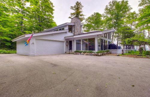 Modern Waterfront Home - 1 Mi to Cave Point Park! - Photo 43