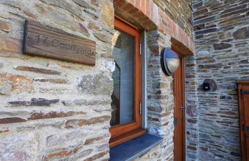 Courtyard Cottage - Photo 2