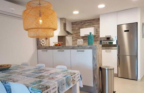 NEW! Modern apartment right on the beach! - Foto 15