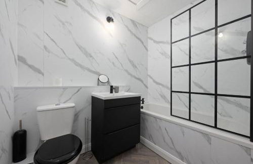 2BR Sleeps 6 with Parking Near Linlithgow Palace - Photo 25