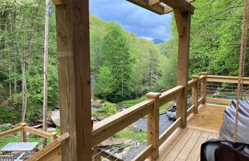 Windows Over Waterfalls - Foto 5