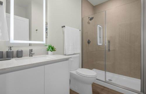 Upstay - Modern Family Townhome with Pool - Foto 21