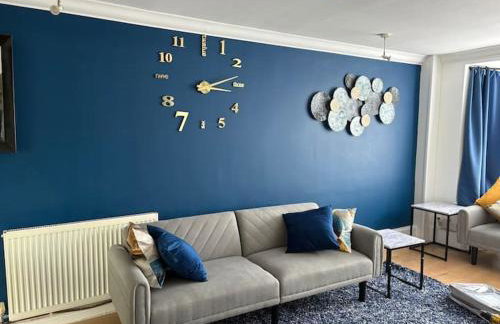 Modern & Spacious 3BR House Bracknell - Berkshire - Photo 49