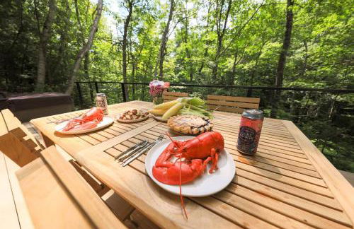 Cozy Luxury Cabin w Hot Tub, Fire Pit, King Bed - Foto 19