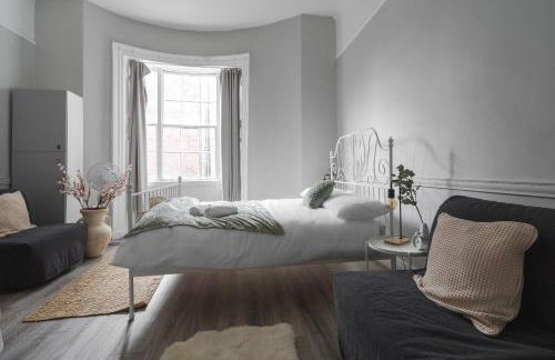 Central L1 Stay, Close to all Attractions, Parking Nearby - Foto 14