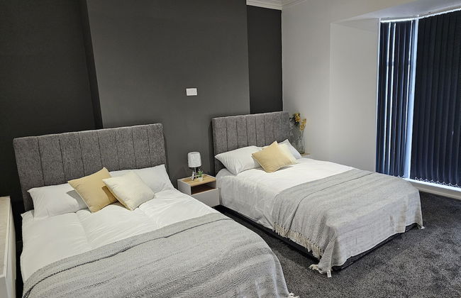 Skyline Remarkable 2-bed Apartment in Swansea - Photo 4