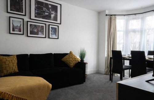 Bright 2-Bed Flat with Skylight attic Room - Foto 1