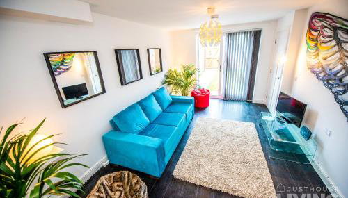 NEW Spacious Modern Townhouse Sleeps 12 Free Parking - Foto 4