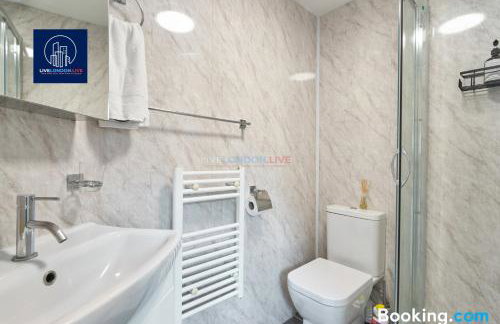 Last-Minute Reserve l Sleeps Up to 4 Guests l Flat 1 l One-Bedroom Apartment with King Bed and High Ceilings Near Camden by Live London Short Lets & Serviced Accommodation - Foto 20
