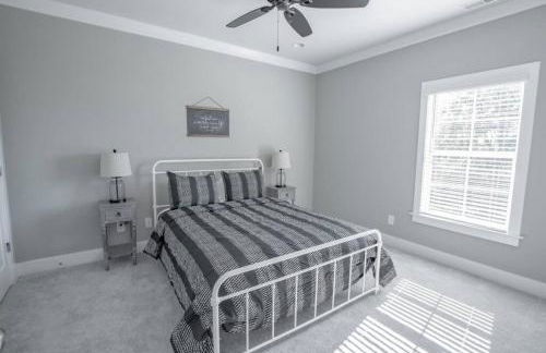 The Retreat Modern 2bed 2.5bath - Photo 6