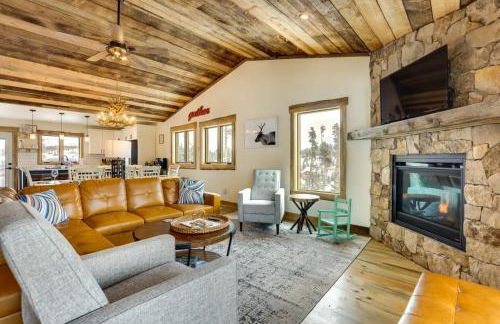 Luxe Cabin w/Hot Tub and Amazing Views - Foto 4