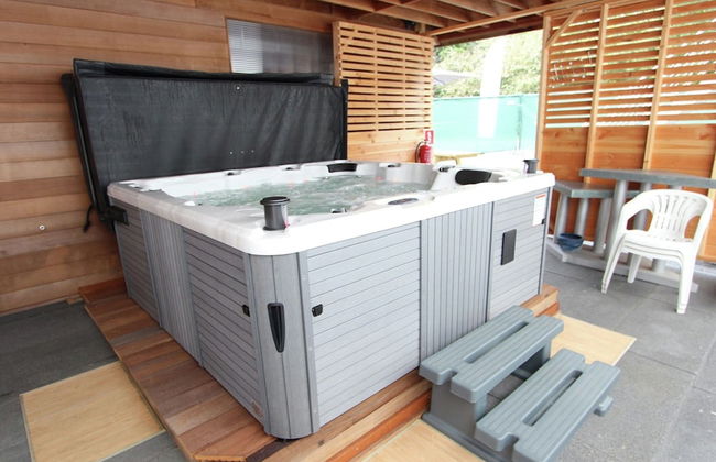 Modern Holiday Home in Zottegem with Hot Tub - Foto 16