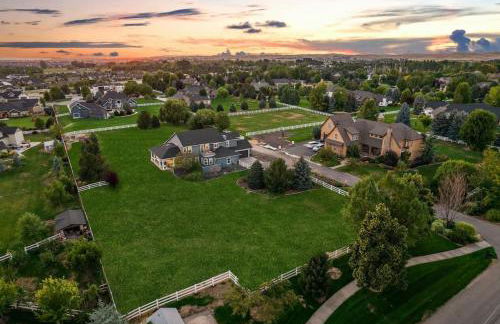 Private Oasis On 2 Acres with Indoor Pool and Theater - Foto 55