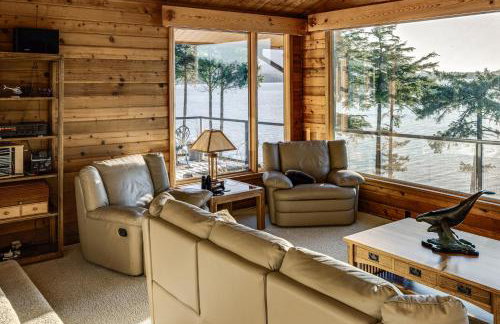 Hot Tub and Whale Watching! Scenic Sitka Escape - Foto 6