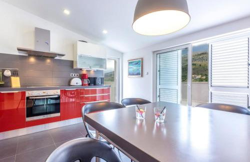 Serene Rural Villa with Pool, Sun Deck, and Children's Play Area - Five Bedroom Villa - Foto 17