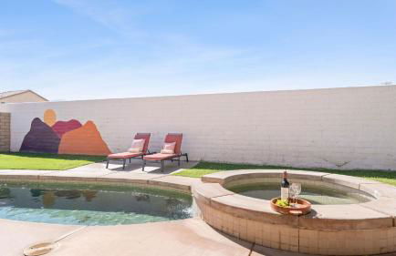 Desert Oasis w Pool Spa BBQ Outdoor Dining Under the Palms Calle Tolosa by AvantStay - Foto 34