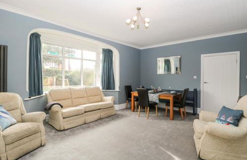 Molly's Place - Photo 6