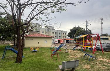 Conforto e refúgio a poucos minutos da praia! - Foto 8