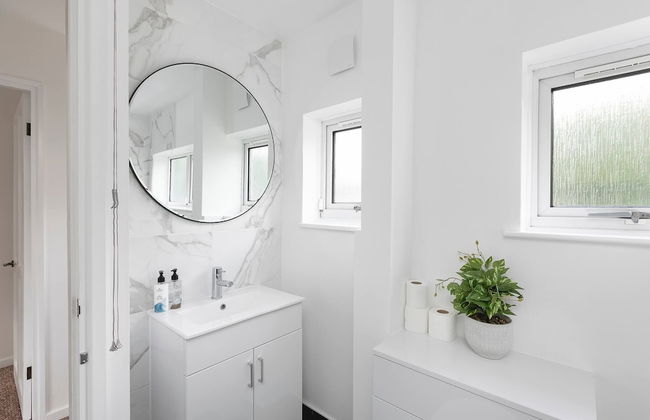 Skyvillion - Lush 2 Bed Hydean Way House & Garden - Foto 15