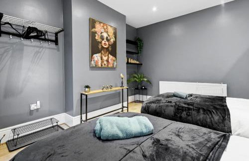 Lovely 4b Stay- Ideal for Contractors & Families - Photo 27