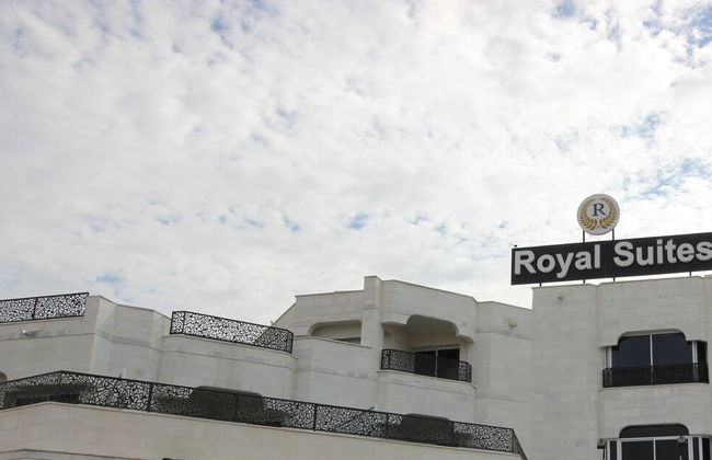 Rich Royal Suites - Photo 57