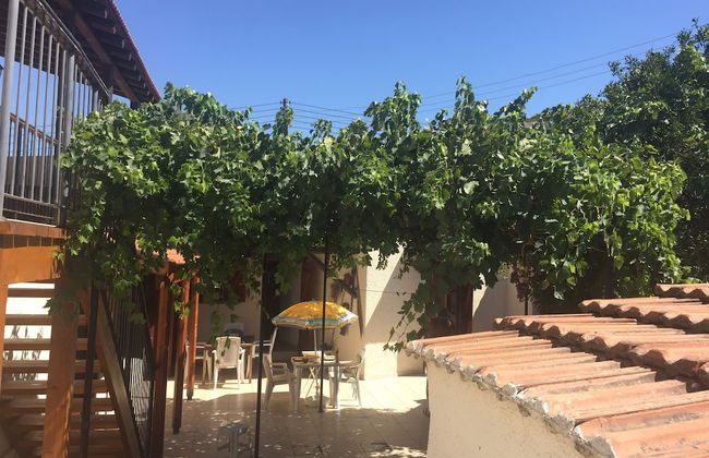 Traditional Large Detached Village House wih Private Pool and Enclosed Courtyard - Foto 25