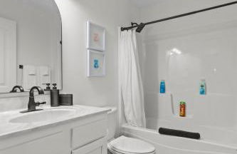 Edgewood - Work Friendly & Near Downtown - Foto 16