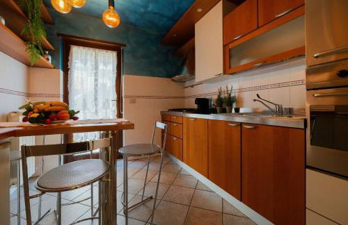 Casa di Iaio - 90m2 apt con Wi-Fi, Netflix, Home Cinema & Parcheggio Privato incluso - Foto 3