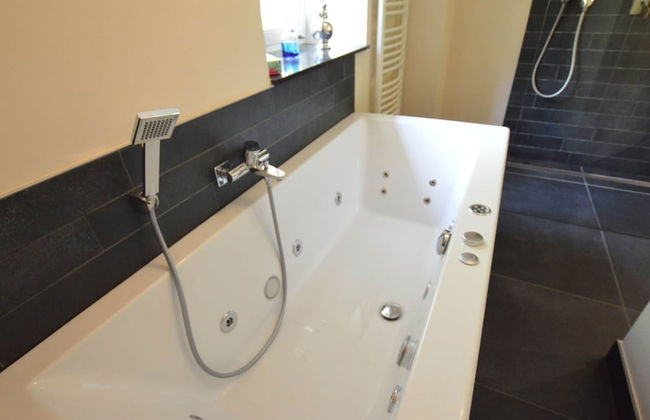 Stunning Holiday Home Near Forest in Slenaken - Photo 55